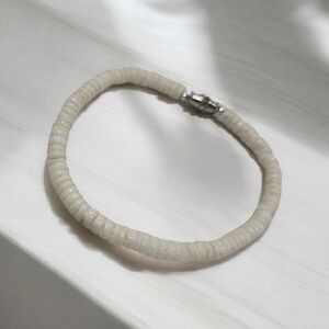 White shell bead bracelet
